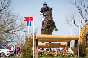 William Fox-Pitt (GBR) and Bay My Hero hold the overnight lead at the Rolex Kentucky Three Day Event, third leg of the FEI Classics™ 2013/2014, but have no margin for error over newcomer Lauren Kieffer (USA) and the Dutch warmblood mare Veronica in the Jumping phase. Photo by Anthony Trollope/FEI