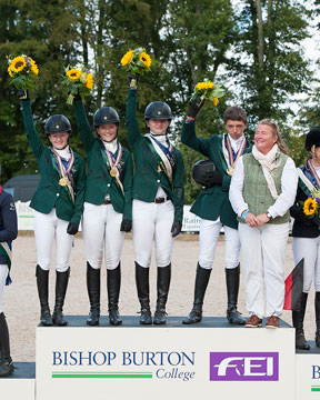 Ireland claimed team gold for the second year in succession at the FEI European Eventing Championships for Juniors 2014 at Bishop Burton College in Yorkshire, Great Britain. L to R - Lucy Latta, Susie Berry, Nessa Briody, Cathal Daniels who also claimed Individual silver, and Chef d’Equipe Debbie Byrne. Photo by FEI/Adam Fanthorpe