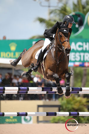 Tiffany Foster and Victor won the $35,000 Ruby et Violette WEF Challenge Cup Round 12. Photo by Sportfot
