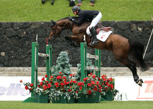 Ben Asselin and Veyron took first place in the Grand Prix Veracruz at the CSI 4* Coapexpan Mexico Tournament.