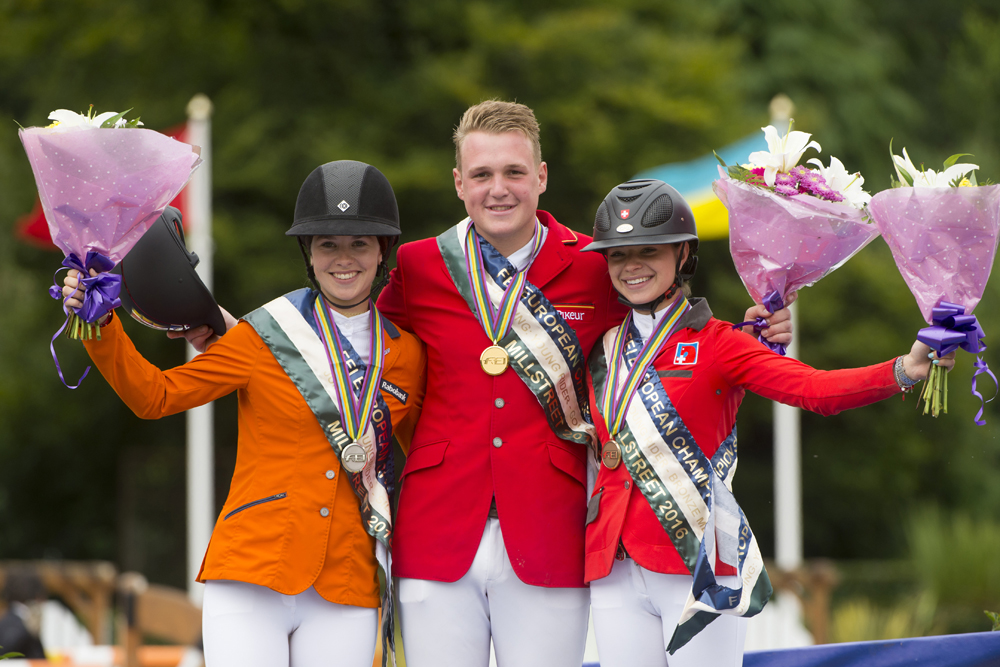 On the medal podium at the FEI European Jumping Championship for Young Riders 2016 at Millstreet (IRL) : (L to R) The Netherlands’ Lisa Nooren (silver), Germany’s Guido Klatte (gold) and Switzerland’s Vladya Reverdin (bronze). Photo by FEI/Alexis Vasilopoulos