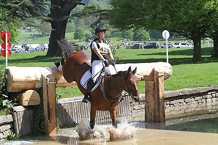 Shandiss McDonald competing with Juan at Chatworth in 2014.