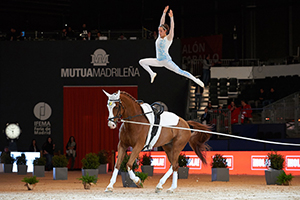 Anna Cavallaro (ITA) wins the FEI World Cup™ Vaulting series opener at Madrid Horse Week with Monaco Franze 4, lunged by Nelson Vidoni. Photo by Daniel Kaiser/FEI