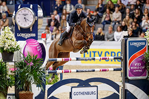 Henrik von Eckermann brought the Longines FEI World Cup™ Jumping 2017 Western European League to a fairytale finish on home ground in Gothenburg (SWE) today when snatching victory with a breath-taking performance from the 11-year-old mare, Mary Lou. Photo by Stefan Lafrentz/FEI