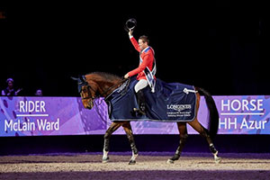 America's McLain Ward salutes the crowd after claiming victory at the Longines FEI World Cup™ Jumping Final 2017 with the mare HH Azur in Omaha (USA) last Sunday. Photo by Liz Gregg/FEI
