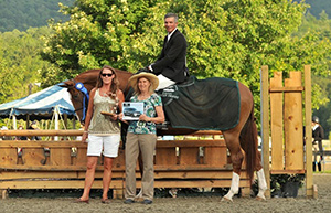 Harold Chopping of Southern Pines, NC, won the $5,000 3'3” NEHJA Hunter Derby, presented by Eastern Hay, riding Gold Rush on Thursday, August 3, at the Vermont Summer Festival in East Dorset, VT. Photo by Andrew Ryback Photography