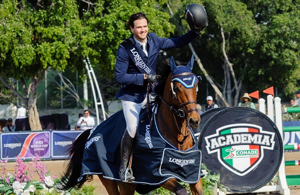Luis Alejandro Plascencia (MEX) guided home his 10-year-old Dutch Warmblood stallion Da Vinci to victory in his World Cup qualifier debut on home soil at today’s Longines FEI World Cup™ Jumping Guadalajara (MEX).