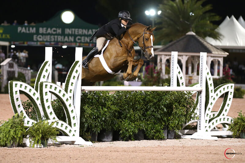 Victoria Colvin won the $100,000 USHJA/WCHR Peter Wetherill Palm Beach Hunter Spectacular at the 2019 Winter Equestrian Festival.