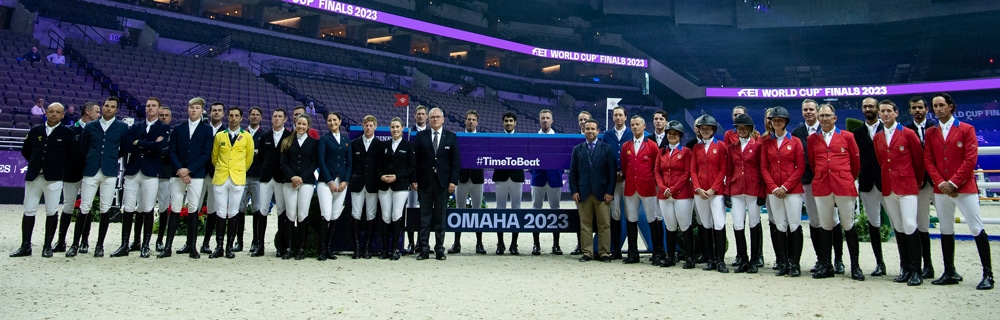 Group picture with all Jumping riders at the FEI World Cup Finals.