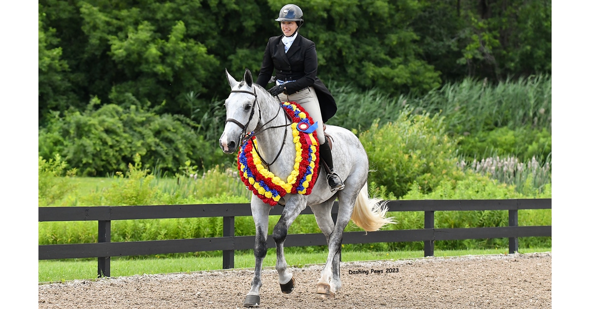 Thumbnail for Quincy Hayes and Follow Suit Win $5,000 USHJA Hunter Derby